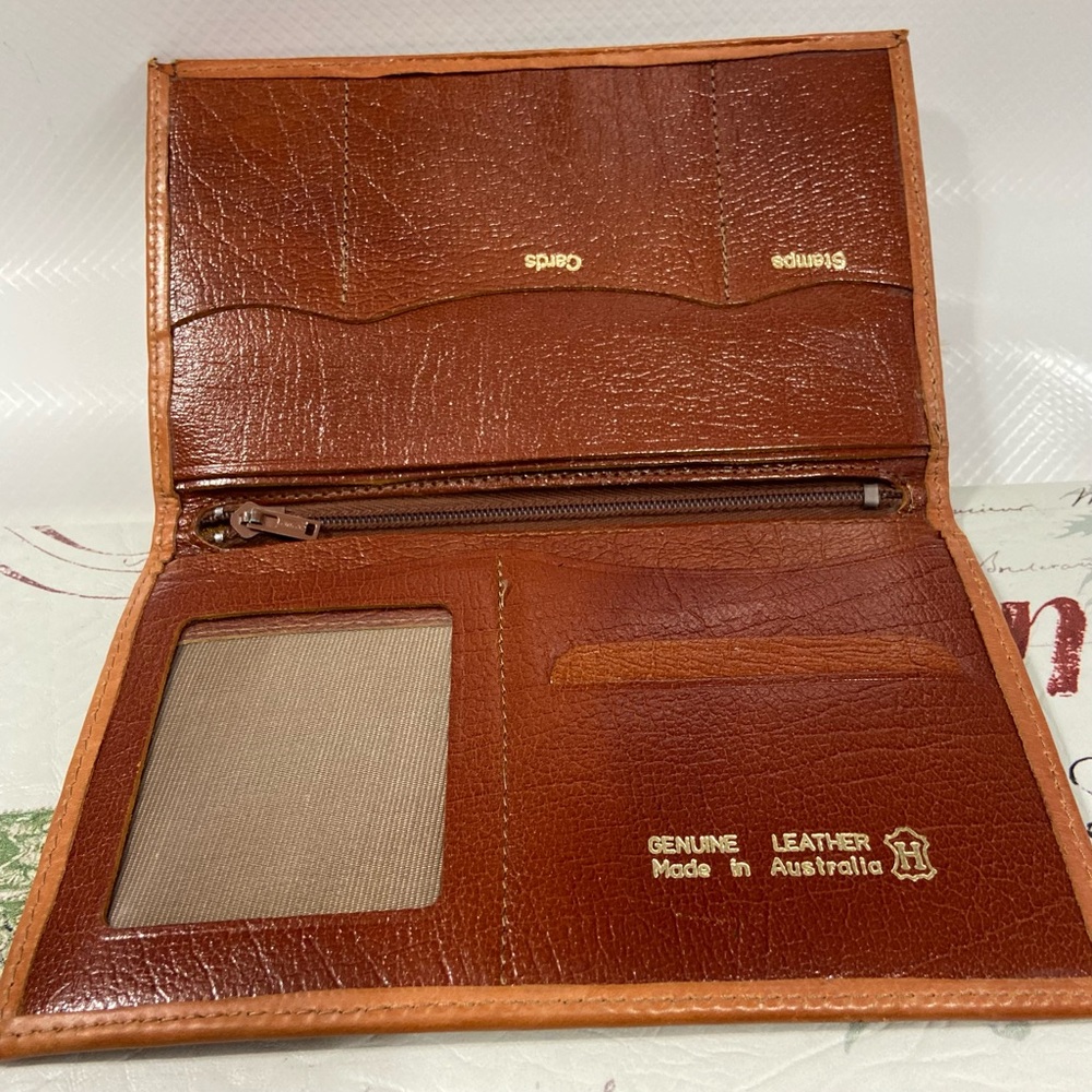 Canberra Australia men genuine leather single fold slim cardholder wallet. Used.